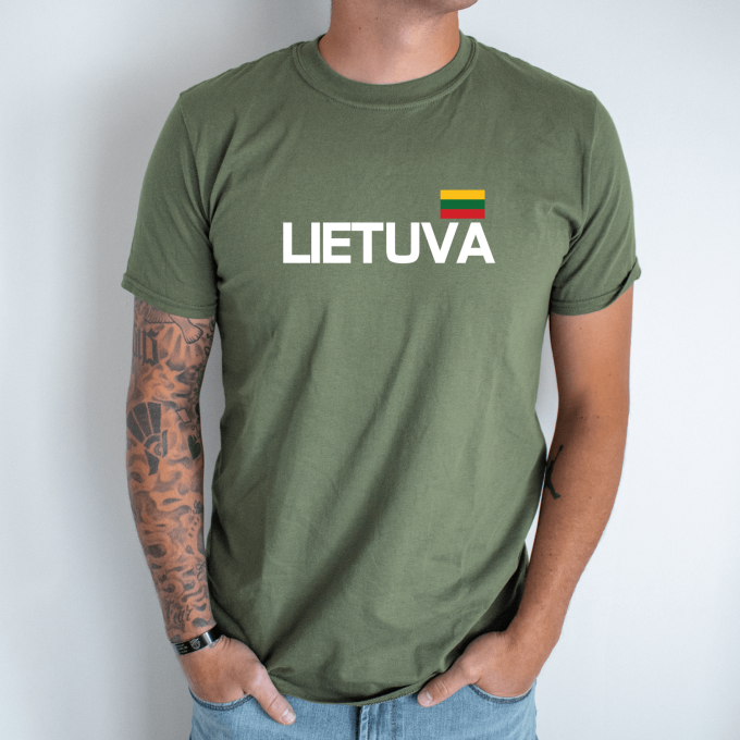 Unisex marškinėliai su spauda „Lietuva su vėliava“