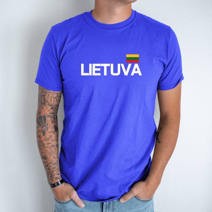 Unisex marškinėliai su spauda „Lietuva su vėliava“ - Image 3