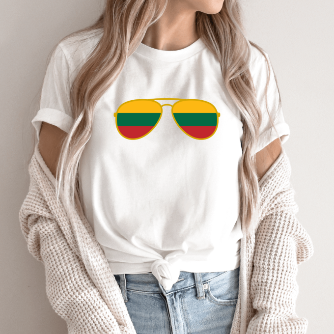 Unisex marškinėliai su spauda „Akiniai“ - Image 8