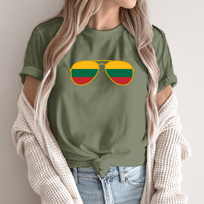 Unisex marškinėliai su spauda „Akiniai“ - Image 9