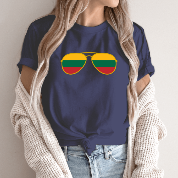 Unisex marškinėliai su spauda „Akiniai“ - Image 10