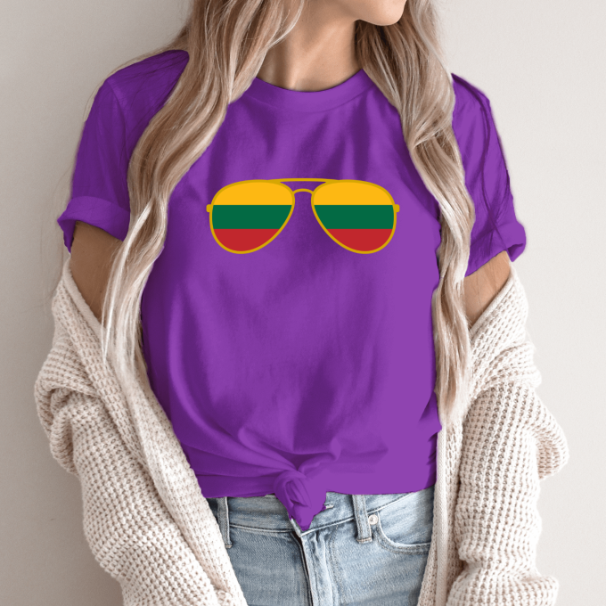 Unisex marškinėliai su spauda „Akiniai“ - Image 11