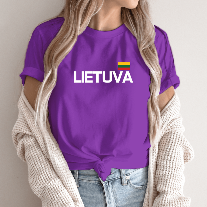Unisex marškinėliai su spauda „Lietuva su vėliava“ - Image 11