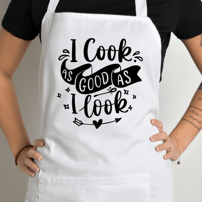 Balta prijuostė su spauda „Cook good as look“