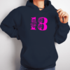 Unisex džemperis su spauda „18“