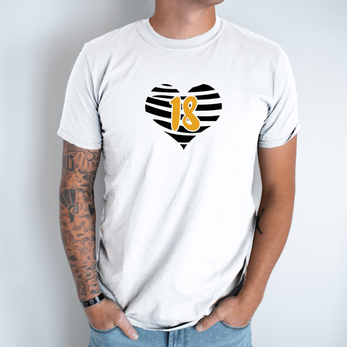 Unisex marškinėliai su spauda „18 Širdutė“ - Image 2