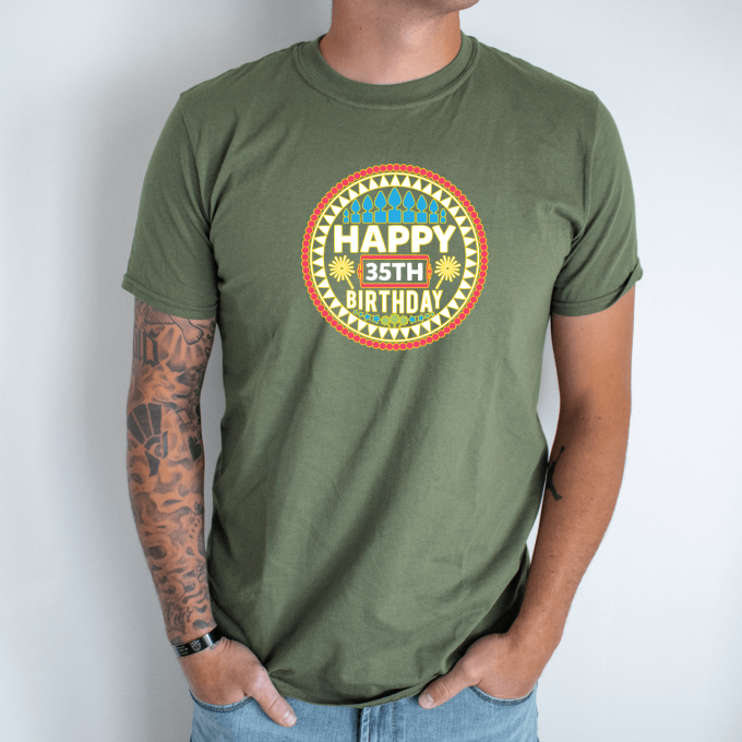 Unisex marškinėliai su spauda „Happy 35th“ - Image 2