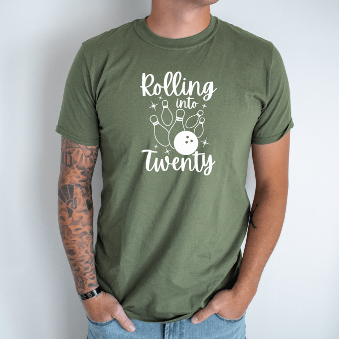 Unisex marškinėliai su spauda „Rolling to 20“ - Image 3