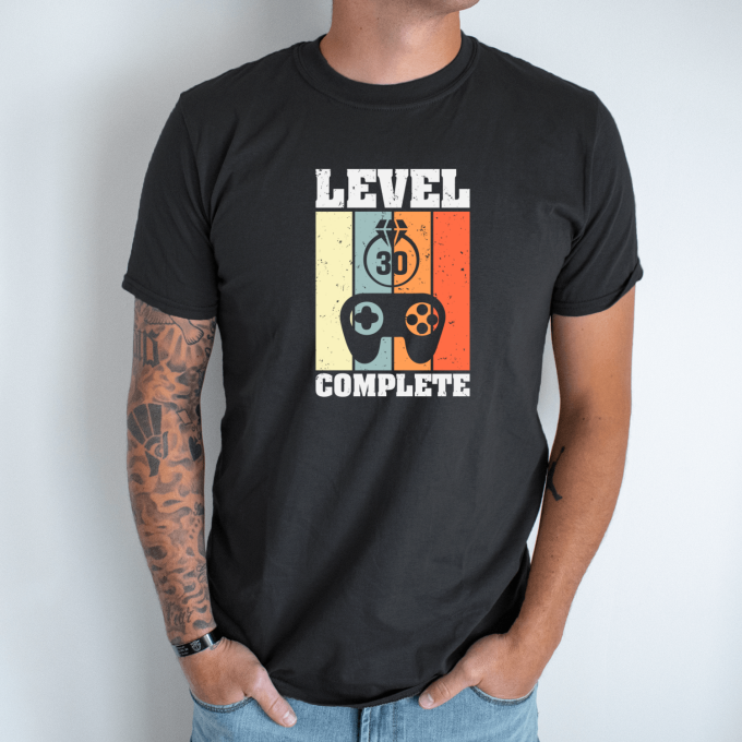 Unisex marškinėliai su spauda „Level 30 Complete“ - Image 7