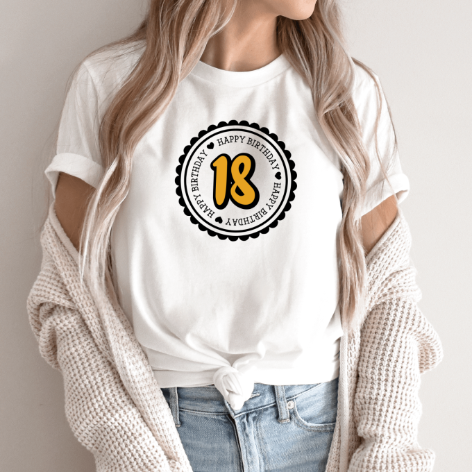 Unisex marškinėliai su spauda „18 Happy birthday“ - Image 7