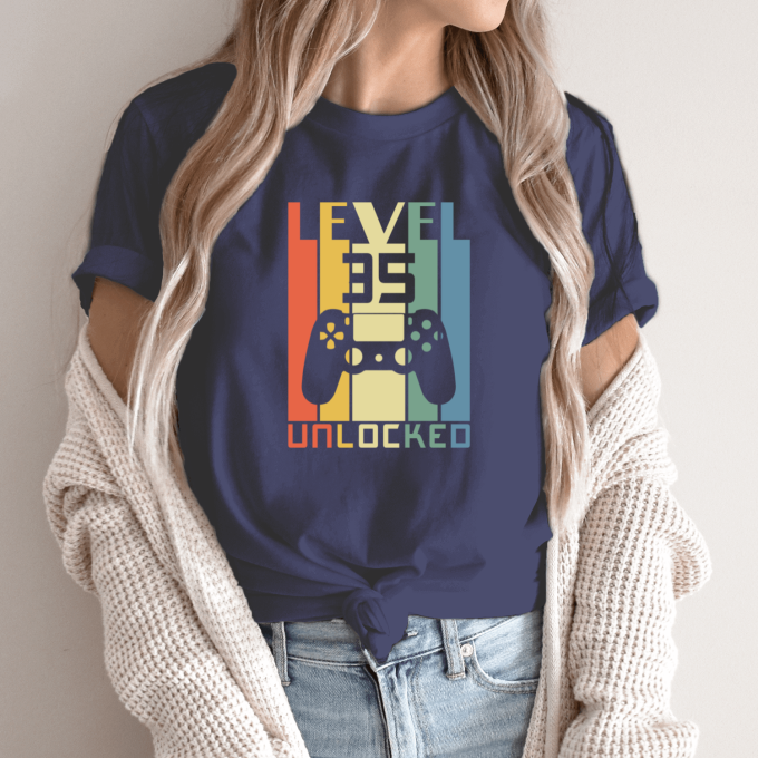Unisex marškinėliai su spauda „Level 35 Unlocked“ - Image 9