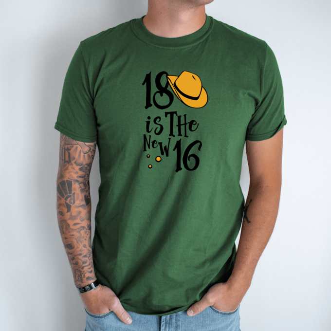Unisex marškinėliai su spauda „18 is the new 16“ - Image 6