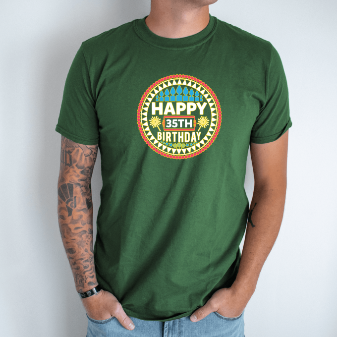 Unisex marškinėliai su spauda „Happy 35th“ - Image 4