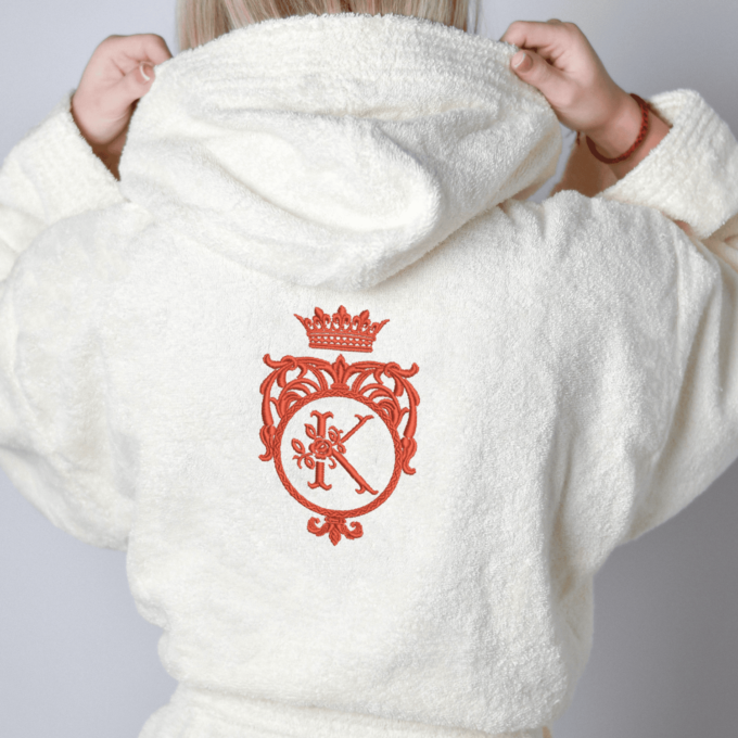 Siuvinėtas unisex chalatas „Inicialas“