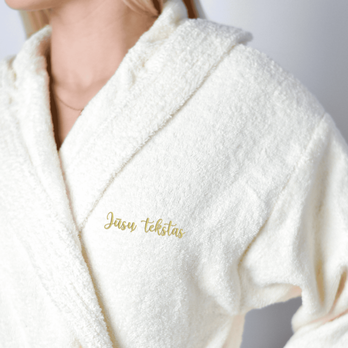 Siuvinėtas unisex chalatas „Jūsų tekstas“ - Image 4