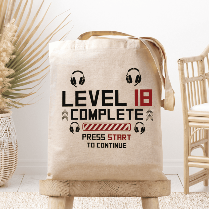 Medžiaginis maišelis su spauda „Level 18 complete“