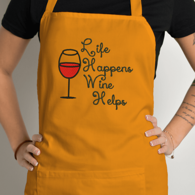 Siuvinėta prijuostė „Wine Helps“ - Image 6
