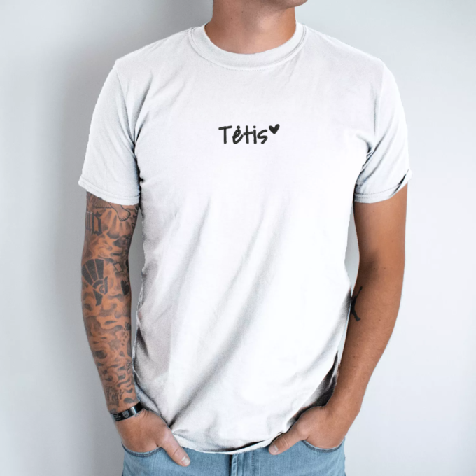 balta-siuvineti-unisex-marskineliai-tetis-su-sirdele-2