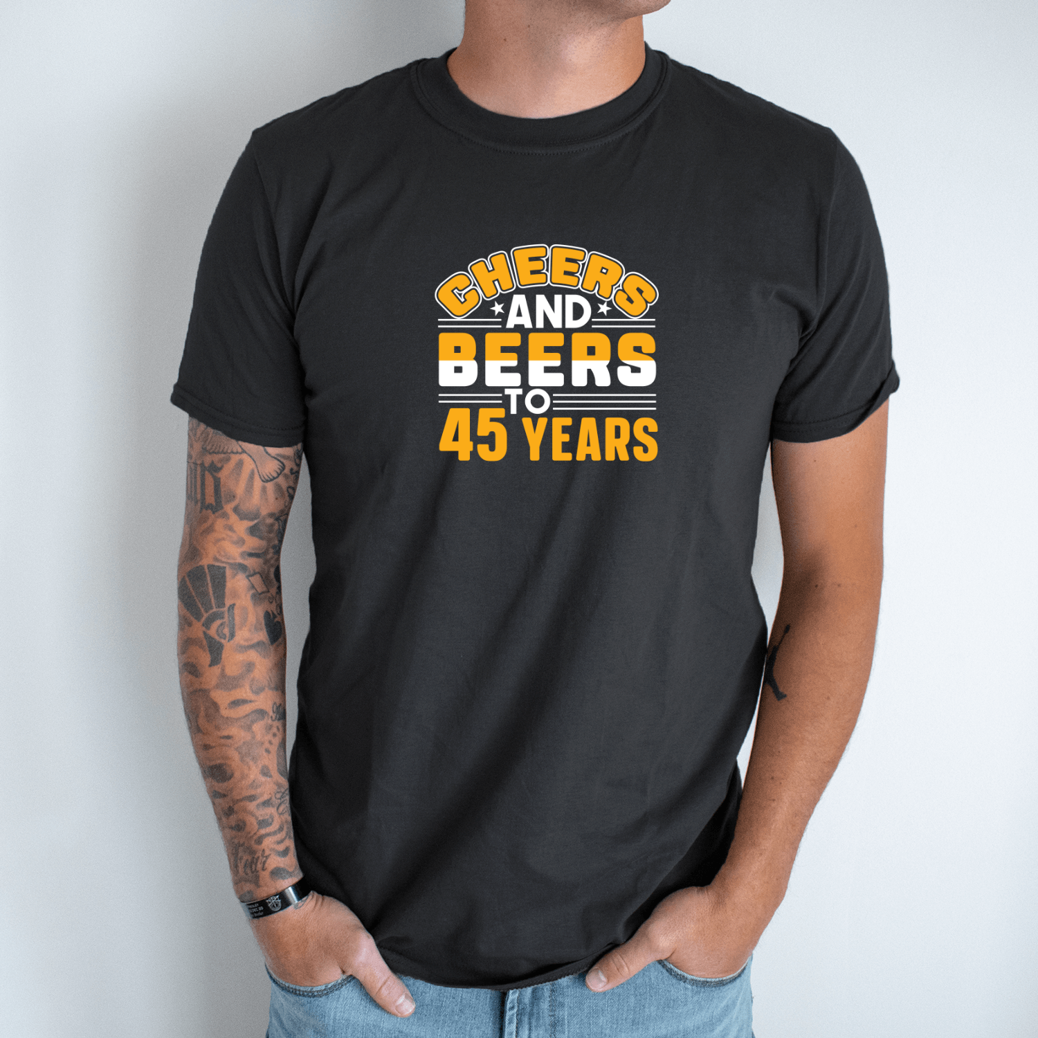 Unisex marškinėliai su spauda „Cheers and Beers to 45“ - Image 7