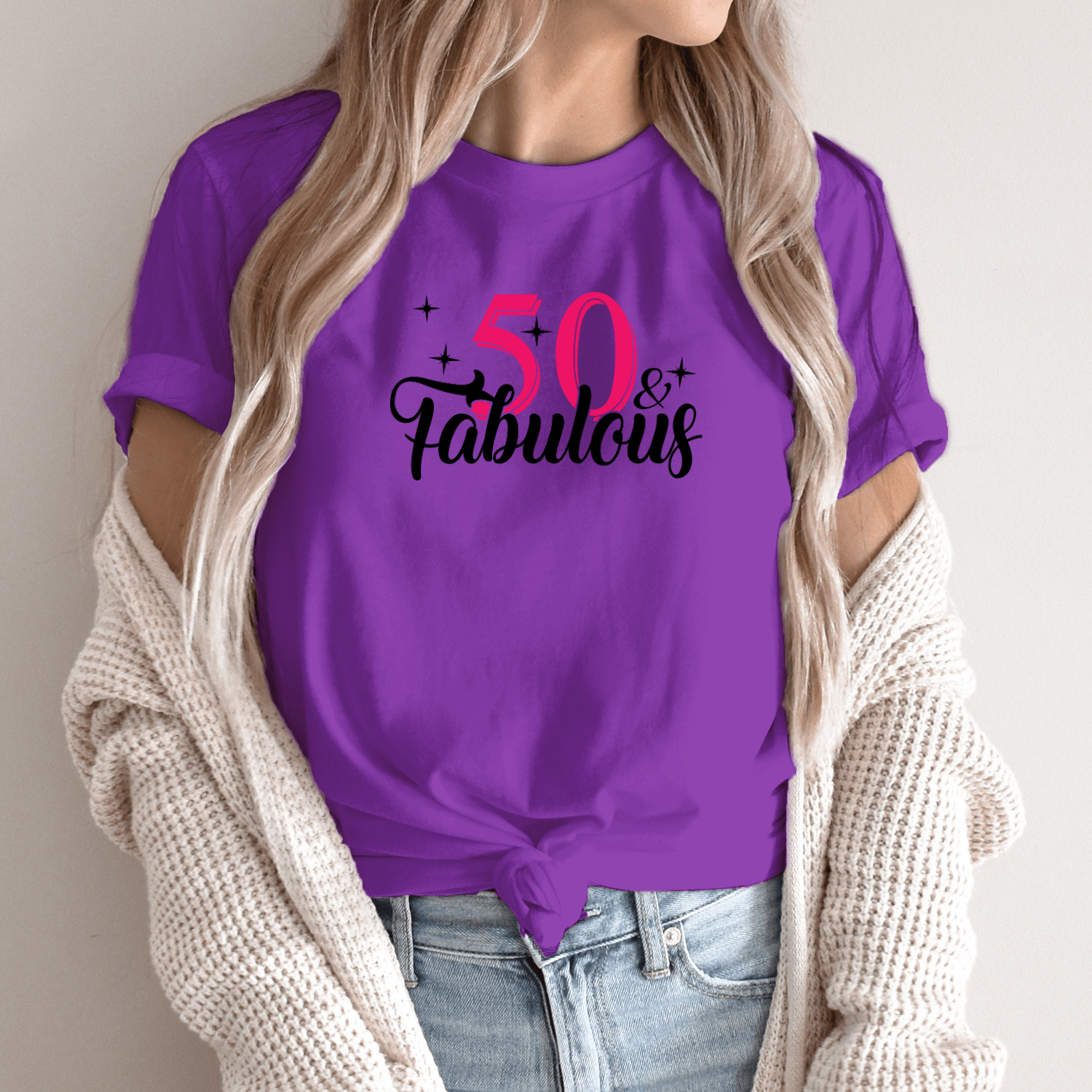 Unisex marškinėliai su spauda „50 and Fabulous“ - Image 3