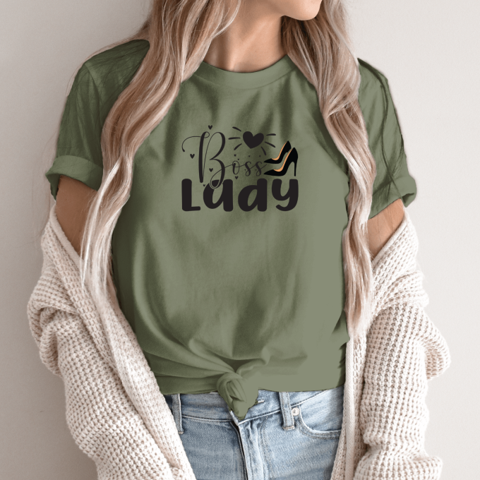 Unisex marškinėliai su spauda „Boss Lady“ - Image 2