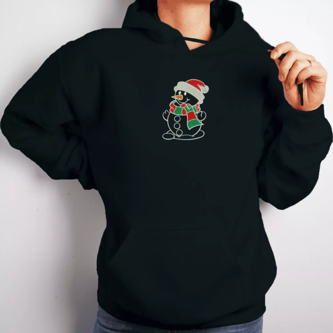 juoda-siuvinetas-unisex-dzemperis-besmegenis-2