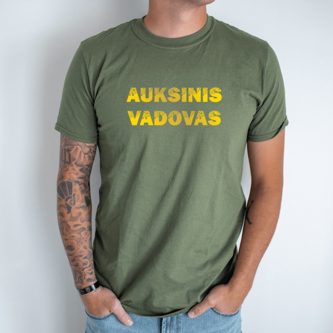 Unisex marškinėliai su spauda „Auksinis Vadovas“ - Image 3