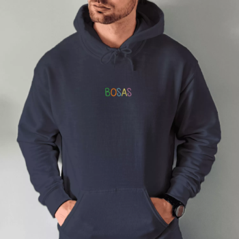 tamsiai-melyna-siuvinetas-unisex-dzemperis-spalvotas-bosas