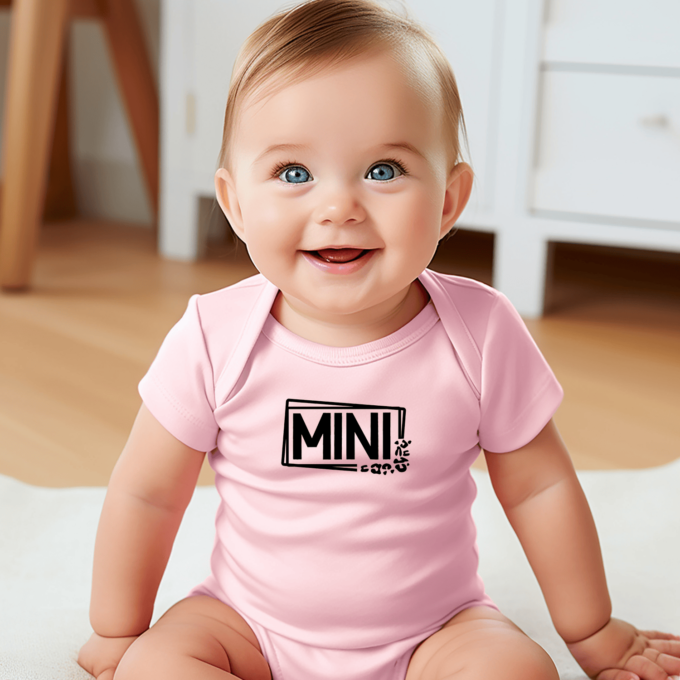 Vaikiškas bodžiukas su spauda "Mini" - Image 2