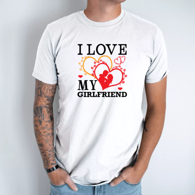 balta-unisex-marskineliai-su-spauda-i-love-my-girlfriend-2