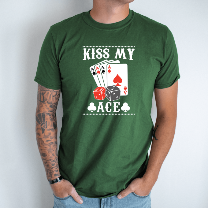 Unisex marškinėliai su spauda „Kiss my ace“ - Image 2