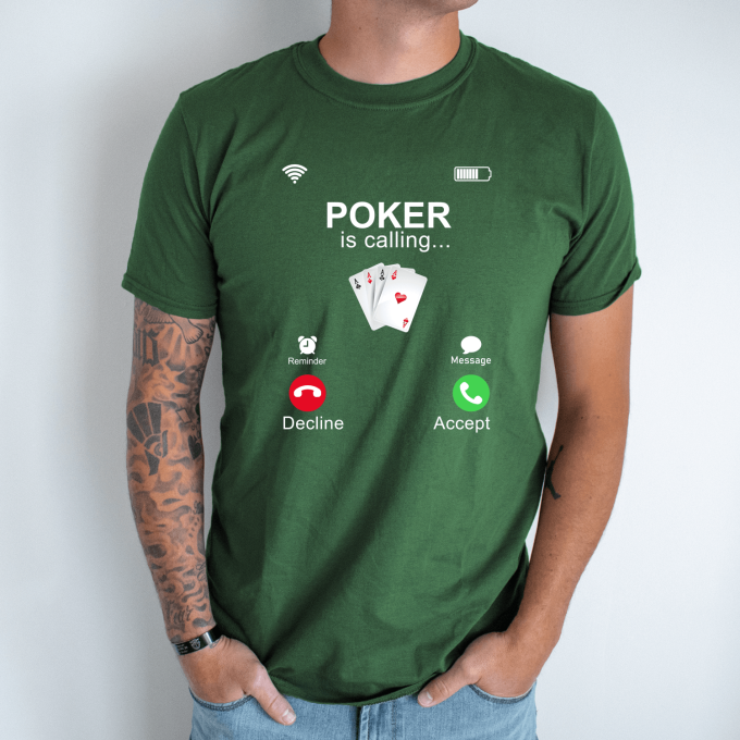 Unisex marškinėliai su spauda „Pokeris skambina“ - Image 2
