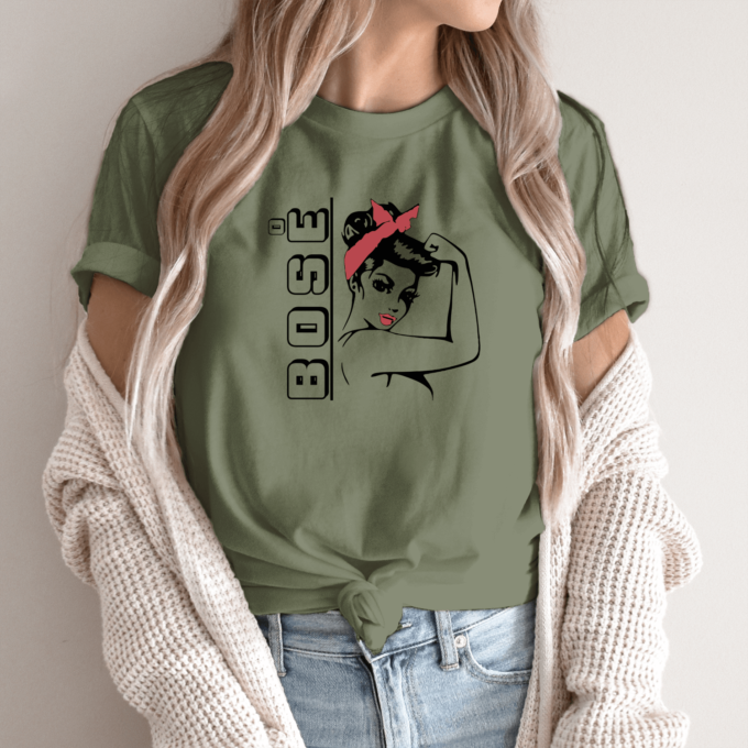 Unisex marškinėliai su spauda „Bosė“ - Image 6