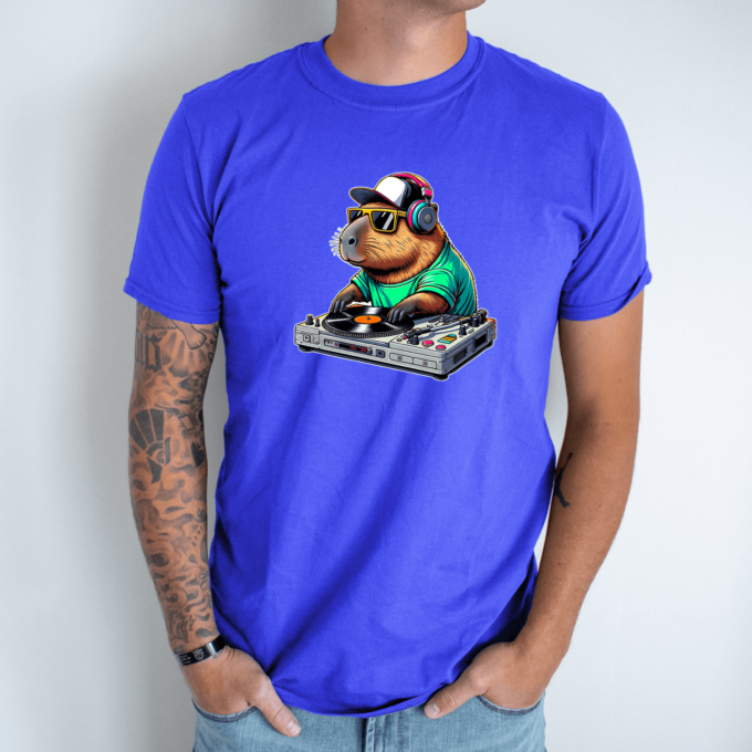 Unisex marškinėliai su spauda „Capybara DJ“ - Image 5