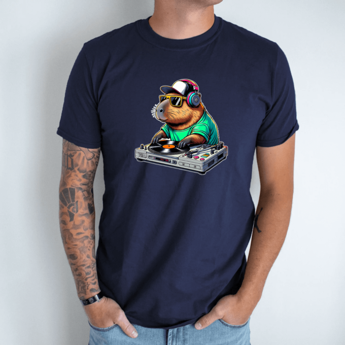 Unisex marškinėliai su spauda „Capybara DJ“