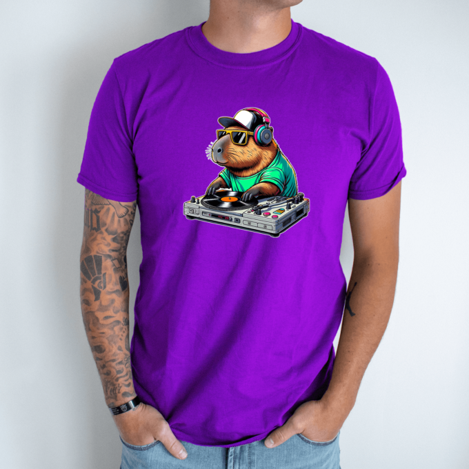 Unisex marškinėliai su spauda „Capybara DJ“ - Image 2