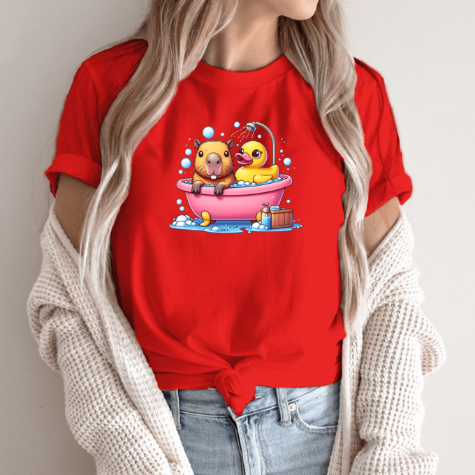 Unisex marškinėliai su spauda „Capybara vonioje“ - Image 4