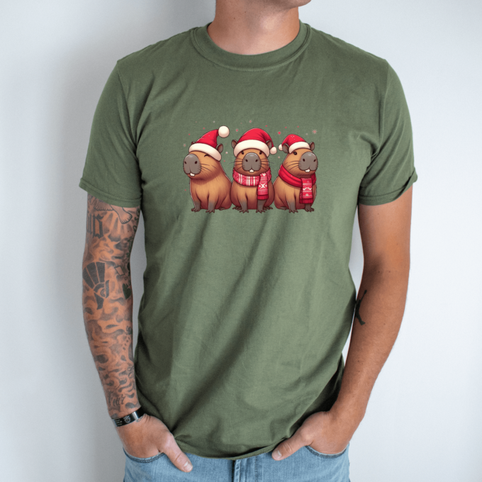 Unisex marškinėliai su spauda „Capybara Kalėdos“ - Image 8