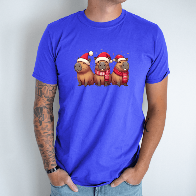 Unisex marškinėliai su spauda „Capybara Kalėdos“ - Image 6