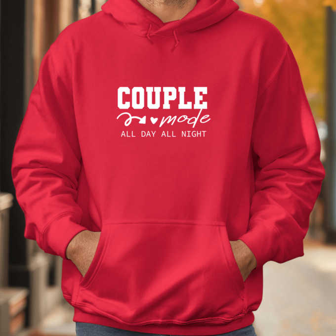 Unisex džemperis su spauda „Couple mode all day“ - Image 3