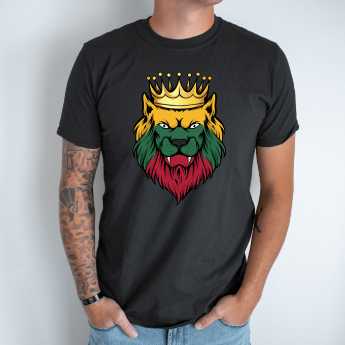 Unisex marškinėliai su spauda „Liūtas karalius“ - Image 7