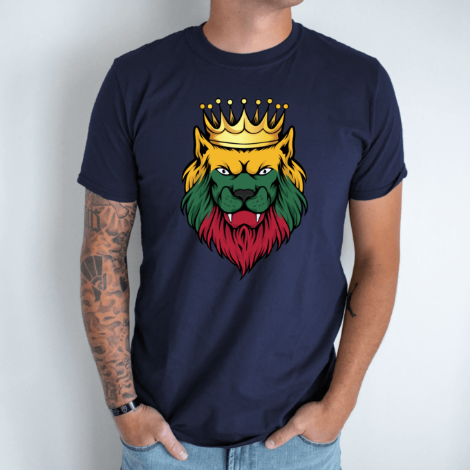 Unisex marškinėliai su spauda „Liūtas karalius“ - Image 4