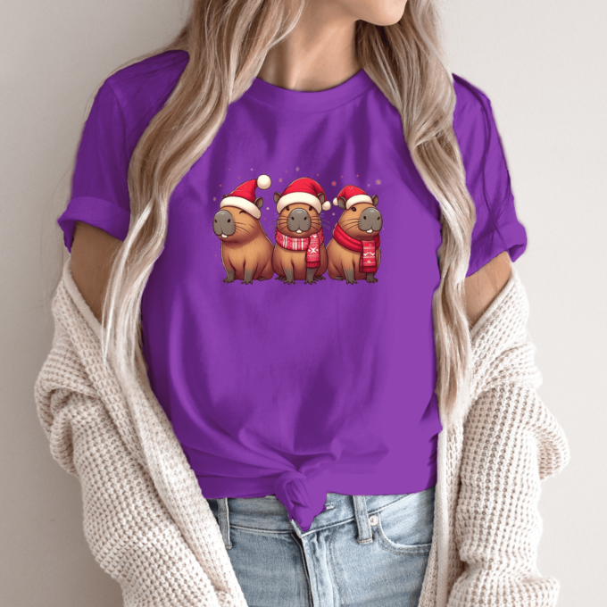 Unisex marškinėliai su spauda „Capybara Kalėdos“ - Image 10
