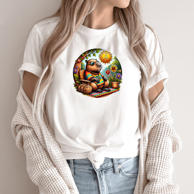 Unisex marškinėliai su spauda „Capybara hipis“ - Image 9