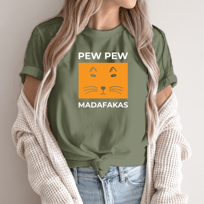 Unisex marškinėliai su spauda „Įtartinas katinas “ - Image 12