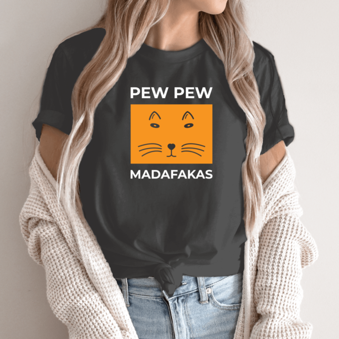 Unisex marškinėliai su spauda „Įtartinas katinas “ - Image 11