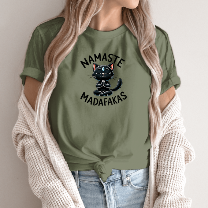 Unisex marškinėliai su spauda „Namaste Madafakas“ - Image 8