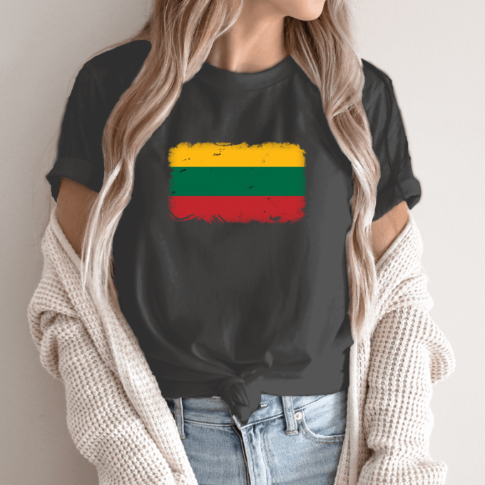 Unisex marškinėliai su spauda „Vėliava“ - Image 8