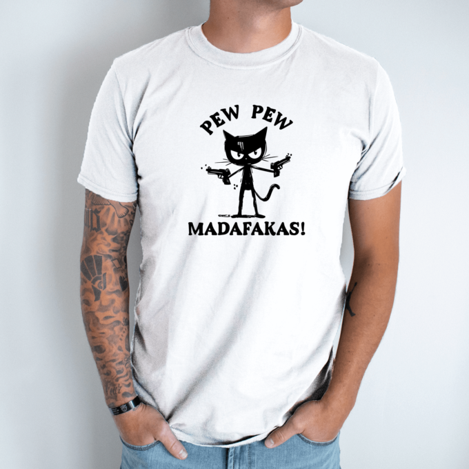 Unisex marškinėliai su spauda „Pew Pew katinas“ - Image 8