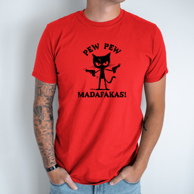 Unisex marškinėliai su spauda „Pew Pew katinas“ - Image 5
